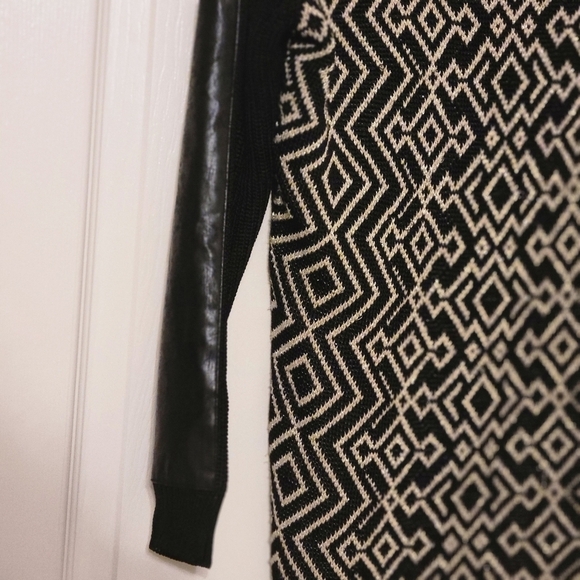 PARKER Women's Black Geometric Pattern Long Sleeve Knitted Sweater Size XSmall - Picture 5 of 15